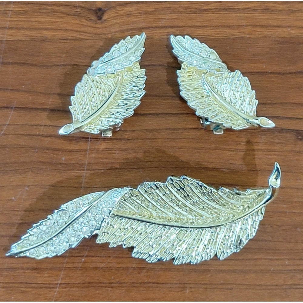 Vintage Sarah Coventry Fashion Leaf Brooch & Earrings Set 1961